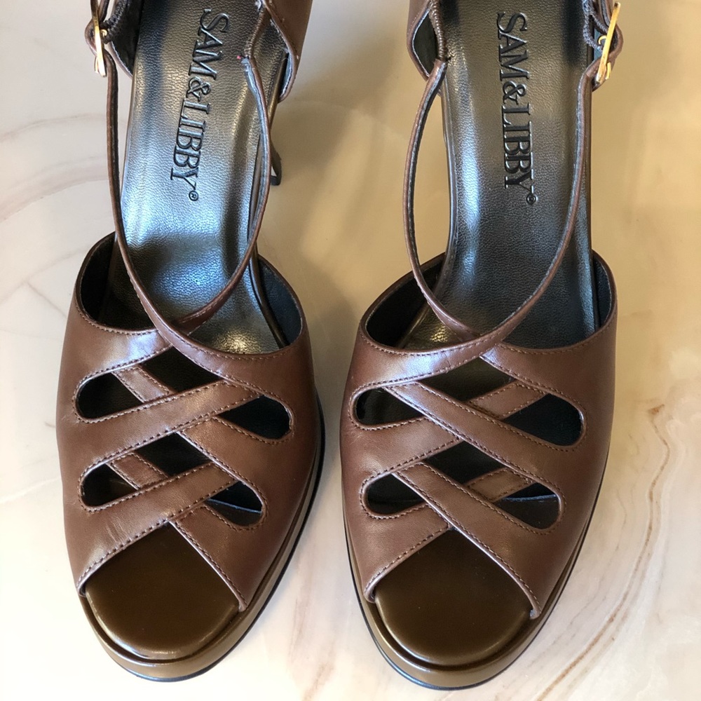 Shoes - Picture 2 of 7